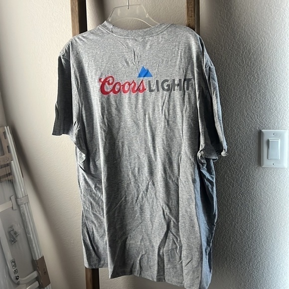 BRAND NEW - RAIDERS / COORS LIGHT GREY TEE - Picture 5 of 5